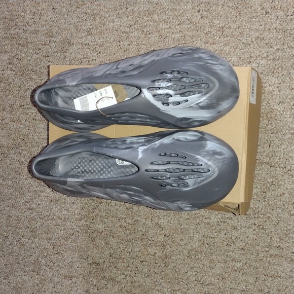 Adidas Yeezy foam runners size 12 granite